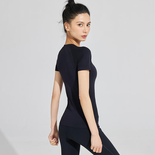 Leorrey/乐拉轻盈一体织高弹透气轻薄夏季短袖 商品图3