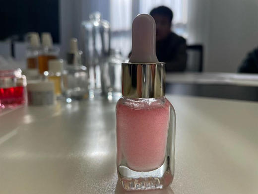 【限量预售 四月底发货】肤思特30ml红景天双层油 红景天油 白池花油 紫草油 苦橙油…抗皱紧致真人测试：眼角纹法令纹抬头纹变浅，敏感肌适用！上脸柔软清爽不油腻 双菌发酵七重植物油多肽依克多因等添加 商品图6