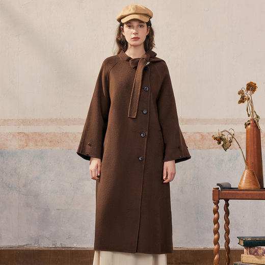 【暖冬内购】两三事 绝色千金 2024冬季新款复古毛毛袖口绑带领毛呢外套女 商品图1