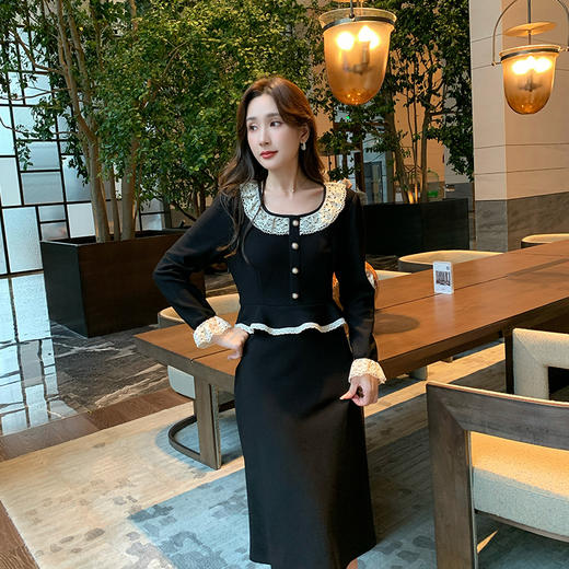 奢姿大码女装2025秋季气质蕾丝花边设计裙子胖妹妹方领时尚连衣裙9943826633 商品图2
