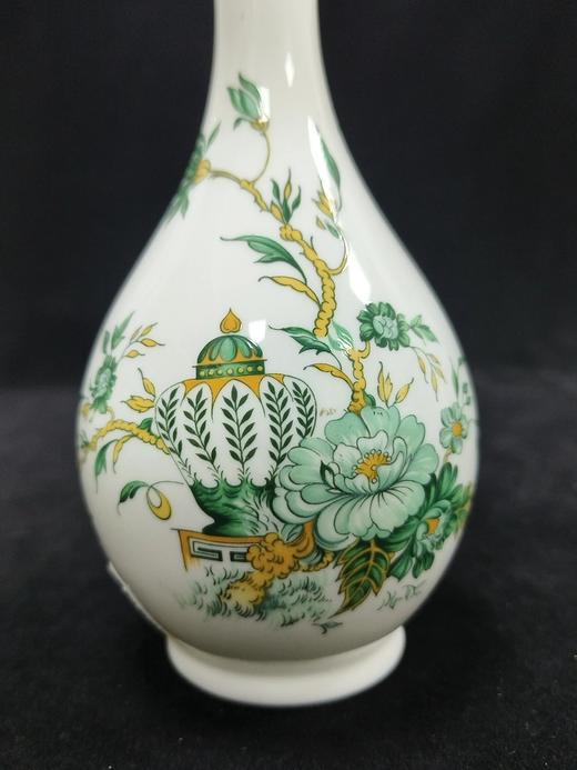 英国皇冠斯塔福德在1930-1980年代之间发行的九龙系列花瓶和糖碗 商品图1