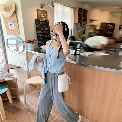 【110元任选3件】 微信粉丝秒杀专场 仅此今天 活动结束下架！！蓝色背心 商品图2