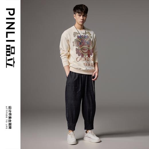 PINLI品立秋季新款男士宽松中国风醒狮烫钻圆领落肩套头卫衣BG243109028 商品图2