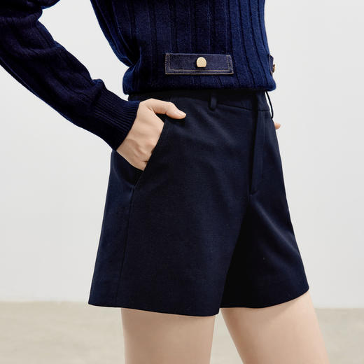 【严选】伊芙丽TR面料经典后腰牛筋短裤女百搭通勤2024秋季新款裤子1F9951611 商品图2