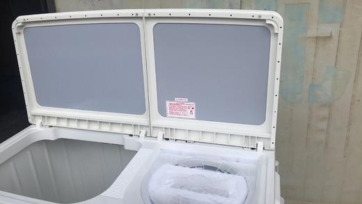 康佳 洗衣机 KP180S885 18kg 双缸波轮洗衣机 双层防锈全塑桶壁 超大玻璃盖板 超大脱水桶 盐水平衡设计 半自动 喷淋漂脱双层外桶桶风干 ABS控制面板 全塑外壳 翻盖式洗涤、脱水盖板 商品图3