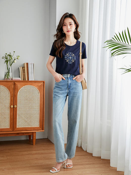 【专属特价】熙世界民族风刺绣短袖T恤女2025新款夏季宽松遮肉圆领体恤衫上衣 商品图4