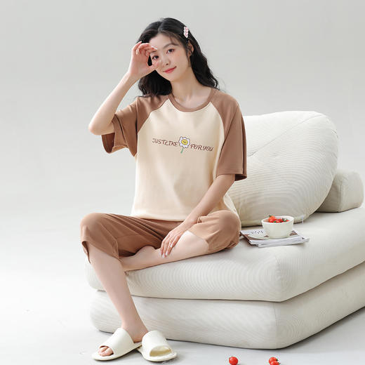 康妮雅女式短袖中裤套头套装 商品图2