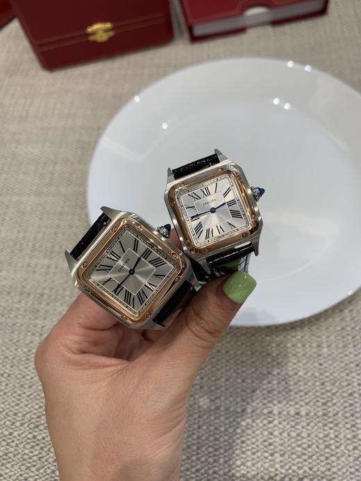 工厂原装 ~男女款官网同步在售~卡地亚Santos-Dumont山度士玫瑰金皮带手表 大的32mm
小的29mm大表盘小表盘K家手表 商品图2