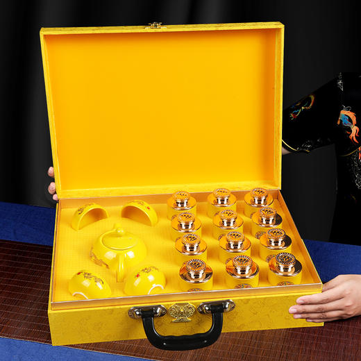 福建正山小种红茶12罐配一壶四杯 商品图1