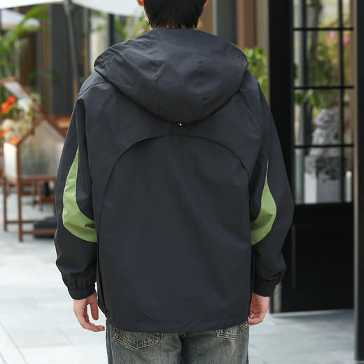 DRONKOO 2024  连帽前胸袖子撞色拼接口袋拉链微阔中厚夹克 商品图4