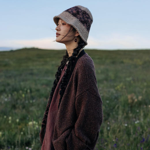 绽放旅行女装636朵/秋冬彩点羊毛纱撞色提花毛织开衫V领针织衫 商品图1