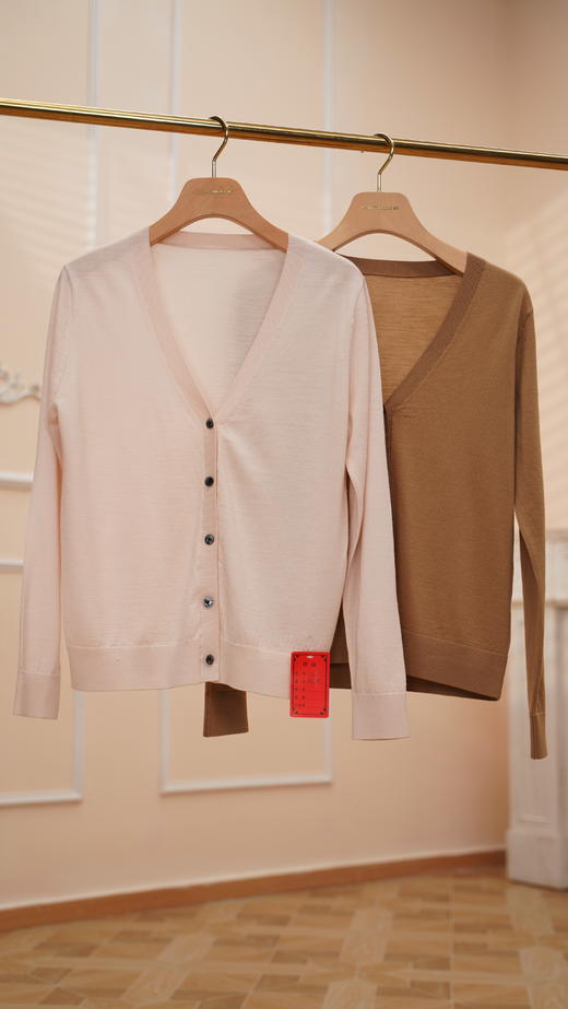 臣禾针织开衫JZ244090122  商品图3