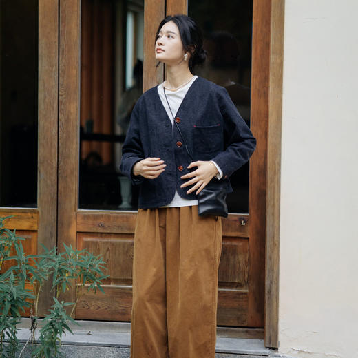 绽放旅行女装745朵/早秋色织亚麻棉复古袖口开叉牛仔V领短外套 商品图2