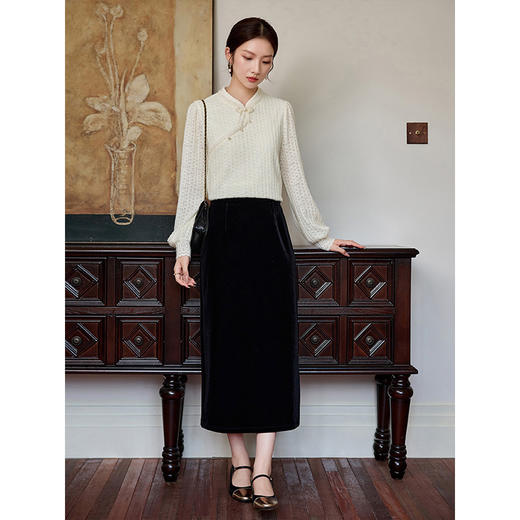 【专属特价】熙世界2025秋冬款中式宫廷风磨毛仿水貂毛小立领蕾丝打底衫上衣 商品图4