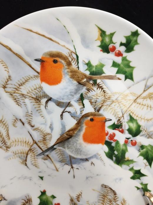 英国皇家道尔顿限量鸟类骨瓷赏盘，由Maurice J. Pledger创作的树篱间的鸟系列 商品图1