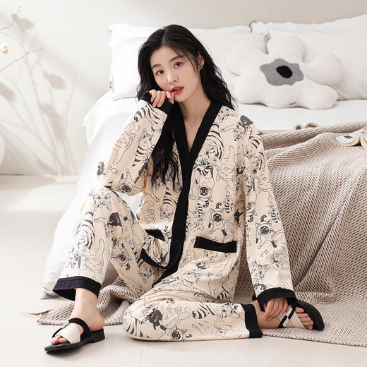 康妮雅女式长袖长裤开襟套装 商品图1