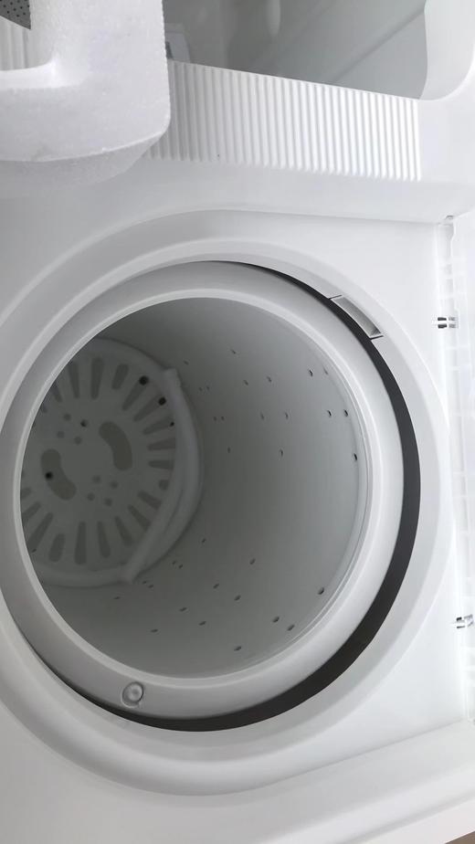 康佳 洗衣机 KP220S885 22公斤 双缸波轮洗衣机双层防锈全塑桶壁 超大玻璃盖板 超大脱水桶 盐水平衡设计 大容量 喷淋漂脱 双层外桶 桶风干 双层防锈全塑桶壁  ABS控制面板 商品图3