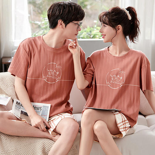 【新款情侣睡衣 夏季棉质短袖短裤】清新简约，舒适柔软，情侣家居必备，夏季棉质短袖短裤，薄款清爽，亲肤舒适；简约男士家居服套装，时尚图案盛夏必备，多种尺码男女款式供您选择！ 商品图3