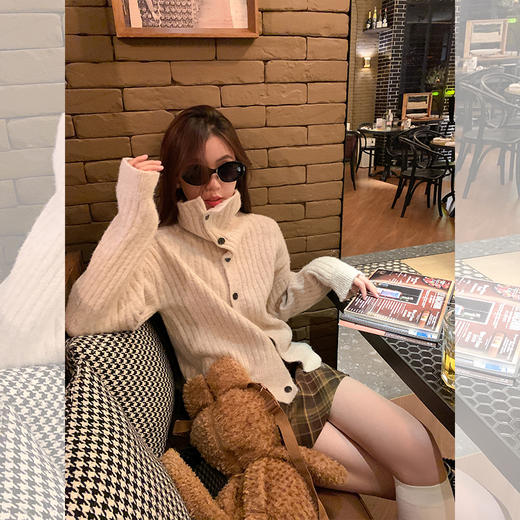 <曾小咸推荐>设计感慵懒风2色高领宽松系扣毛衣 商品图3