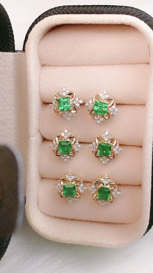 18k金镶祖母哥伦比亚绿耳钉0.44ct 商品图3