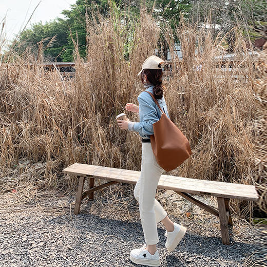 <曾小咸推荐>韩系通勤浅蓝色灯芯绒宽松显瘦衬衫 商品图4