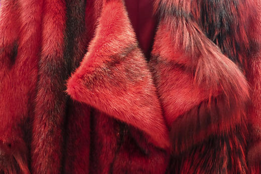 SIM GRACE 优雅夫人 进口红色十字水貂中长款冬季女士轻奢时尚大气外套 商品图3