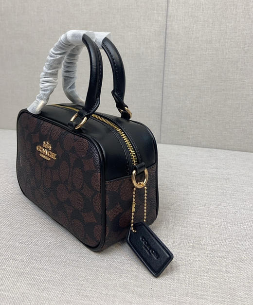 秋冬特惠💰480 蔻驰Coach Satchel。CW197 CT776小包 就是那种很好搭配的感觉而且皮子质感很棒 尺寸：23×20×8.5cm 商品图4