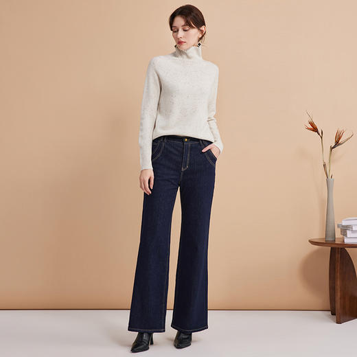EITIE爱特爱高腰复古深蓝色微喇显瘦加绒保暖牛仔裤冬季新款D2405405 商品图3