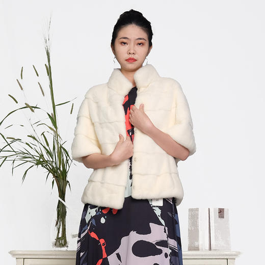 SIM GRACE 优雅夫人 女士轻奢水貂横排设计时尚大气外套披肩两用 商品图0