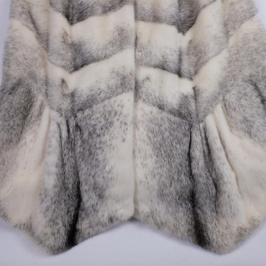 SIM GRACE 优雅夫人 女士欧美韩版中长款女时尚十字水貂外套保暖连帽大衣 商品图4