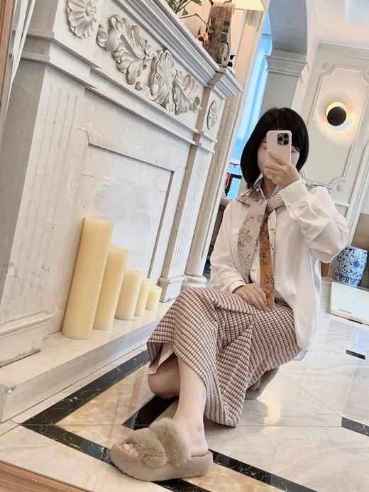 花花团精选福利回馈——上乘优质真兔毛秋冬必备毛毛拖鞋！针毛根根分明直立，厚度与密度都是一流、蓬松顺滑～舒适柔软自带慵懒气质、休闲时髦，舒适与造型感兼具！脚感软乎乎｜居家必备好物～ 商品图5