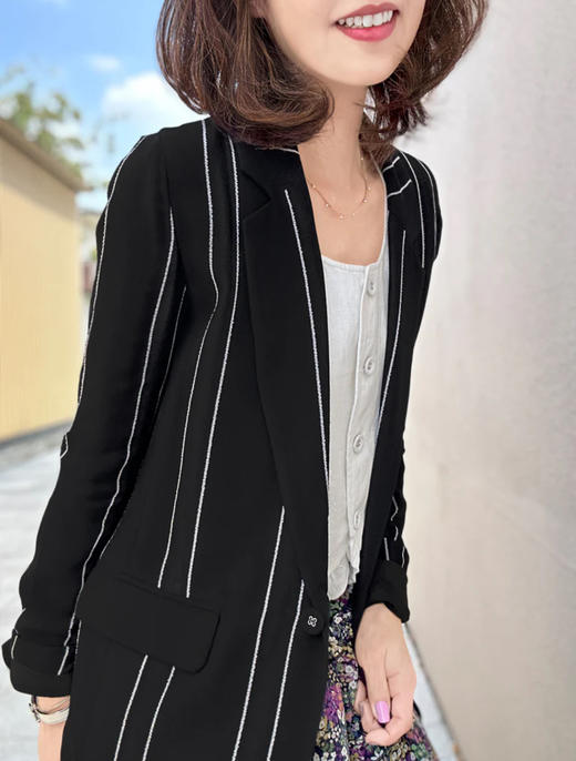 TYNVIE 翻盖插袋修身西装 - 黑条纹 商品图3