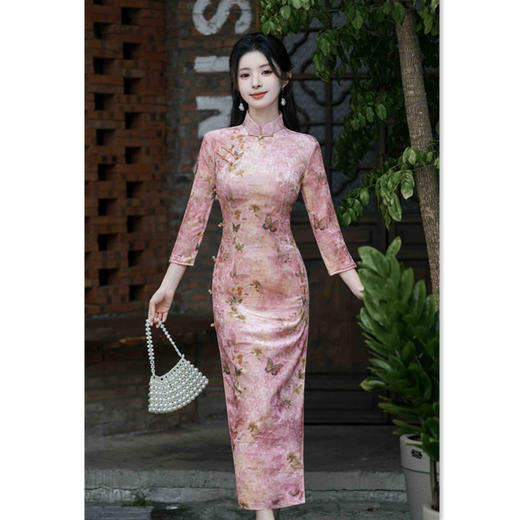 2024秋季新款复古国风年轻女士新中式丝绒长款中袖旗袍SYK183467 商品图2