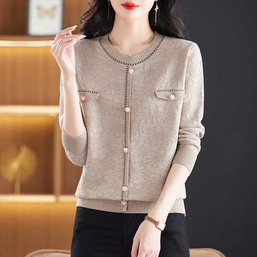 CC-22-136小香风针织衫女秋季设计感绣花上衣2024年秋洋气长袖妈妈打底毛衣 商品图2