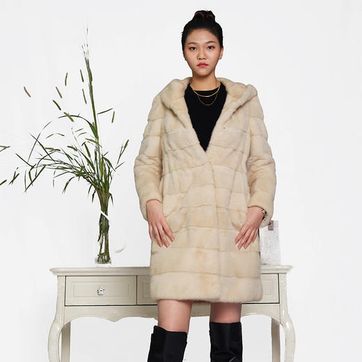 SIM GRACE 优雅夫人 珍珠色进口水貂中长款高贵大气横排工艺连帽外套 商品图0