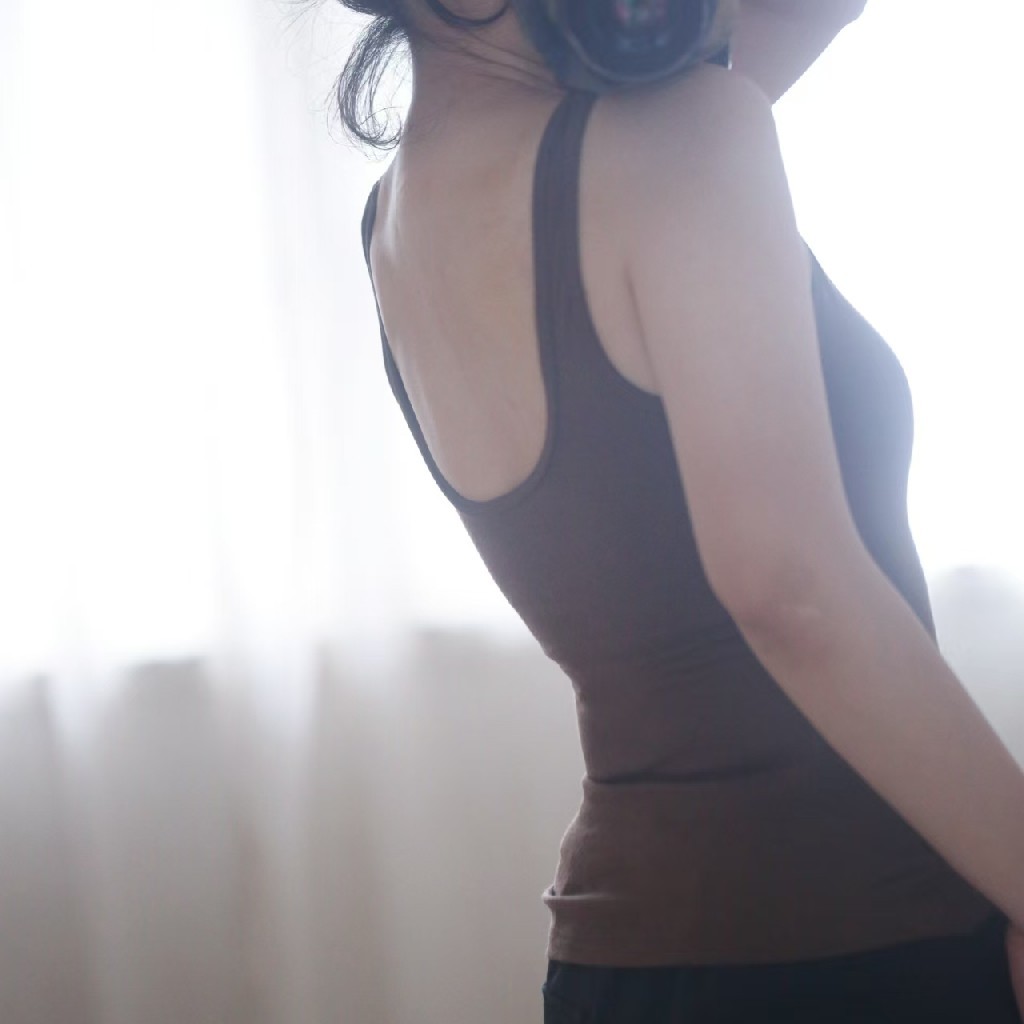 猫太推荐—软软的毫无压力，柔柔的丝滑呵护，蚕丝背心，自带Bra（2件减10元）