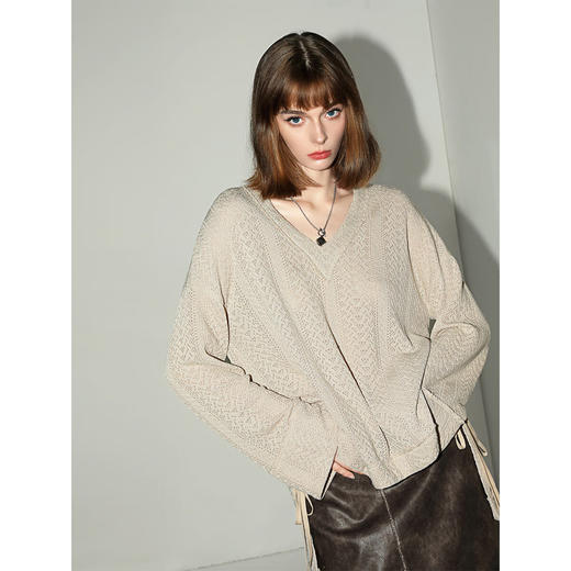 COCOBELLA设计师款精致镂空V领针织衫下摆开叉飘带毛衣MZ3099 商品图4