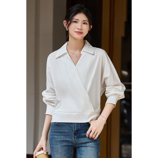 【个性蝙蝠袖】2025春季通勤简约知性纯色V领白衬衫 商品图3