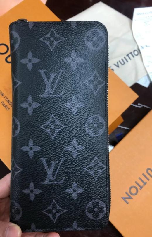 LouIs VUITTON Zippy 时尚而实用金属饰件环绕式拉链构造 涂层帆布拼牛皮革 钱包 常规 男款 黑（CB） 商品图4