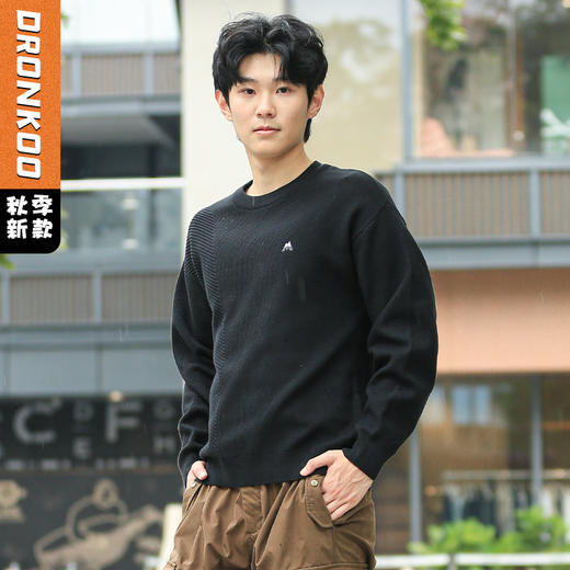 DRONKOO  2024 圆领左胸山峰刺绣两种针法长袖中厚毛衣 商品图0