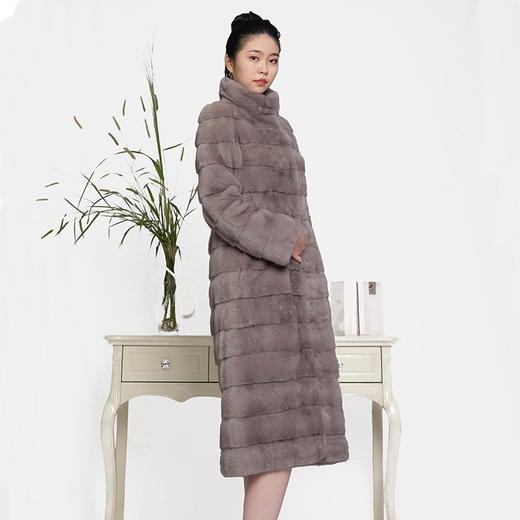 SIM GRACE 优雅夫人 女士轻奢水貂横排设计外套立领收身中长款时尚英伦风大衣 商品图1