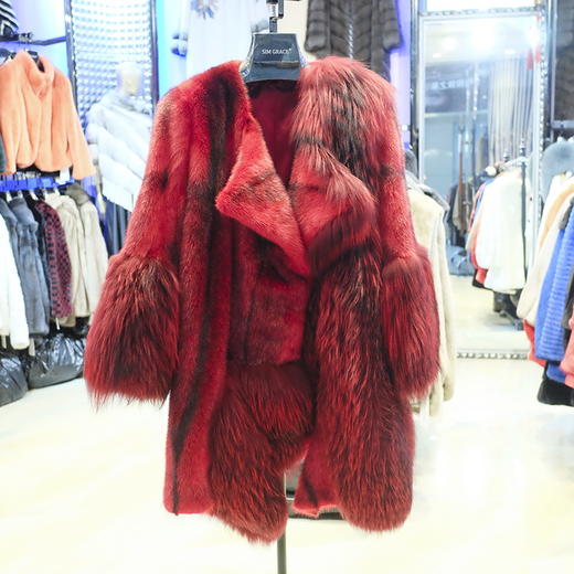SIM GRACE 优雅夫人 进口红色十字水貂中长款冬季女士轻奢时尚大气外套 商品图0