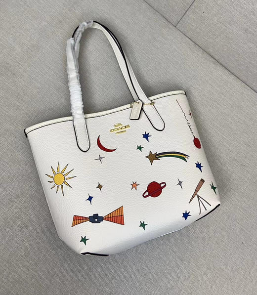 秋冬特惠💰470 蔻驰Coach CU387 新品女包Small city tote 新款的遨游太空系列 商品图1