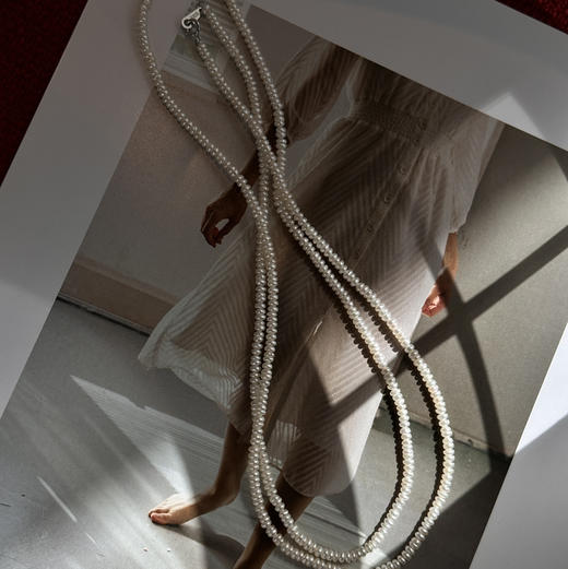 超有松弛感的小项链，可以单独做毛衣链或者挂吊坠 3-4mm 天然珍珠 链型超级好看很有格调的样子 商品图1