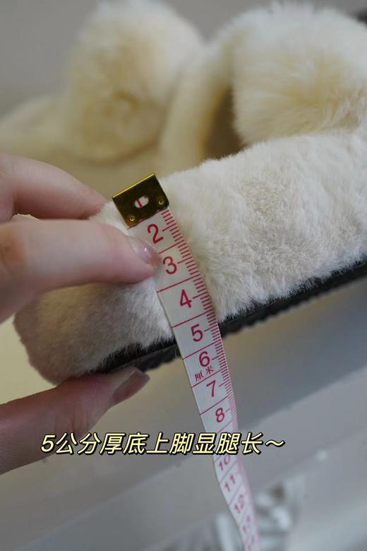 花花团精选福利回馈——上乘优质真兔毛秋冬必备毛毛拖鞋！针毛根根分明直立，厚度与密度都是一流、蓬松顺滑～舒适柔软自带慵懒气质、休闲时髦，舒适与造型感兼具！脚感软乎乎｜居家必备好物～ 商品图2