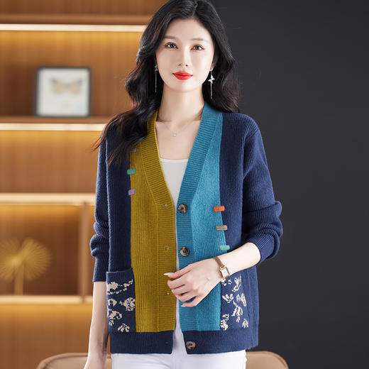 CC-17-5718秋冬新款宽松复古拼接外搭上衣宽松休闲撞色V领针织外套上衣 商品图2