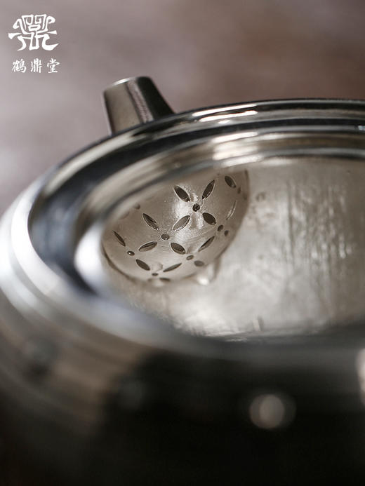 鹤鼎堂银壶闻天系列战鼓玉手柄玉盖急须（银色）（缺货） 商品图3
