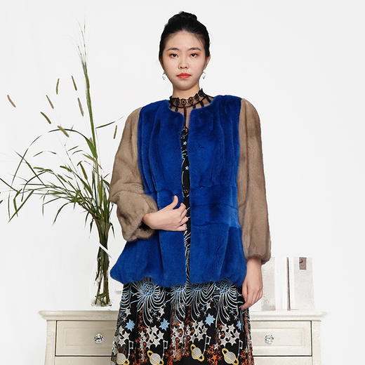 SIM GRACE 优雅夫人 女士高端水貂毛拼色设计时尚无领短款简洁层次分明圆领外套 商品图0