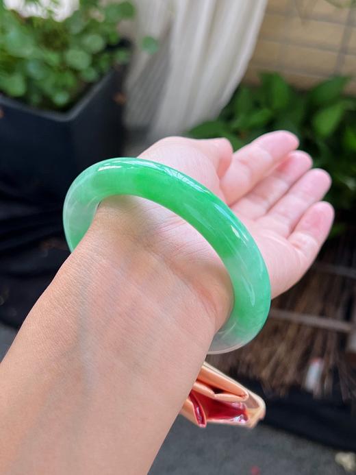 59圈口翡翠手镯 商品图1