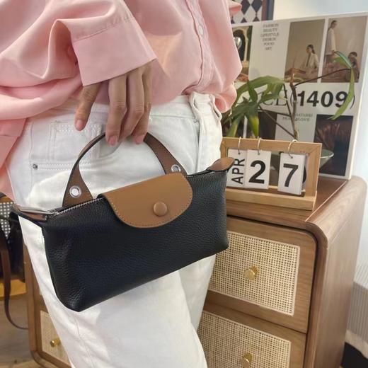 【限时秒杀】工厂清仓，仅此一批??爆款Mini饺子包，进口Togo头层牛皮！！高级感溢出屏幕，怎么搭配都好看～多色可选，经典百搭 商品图8